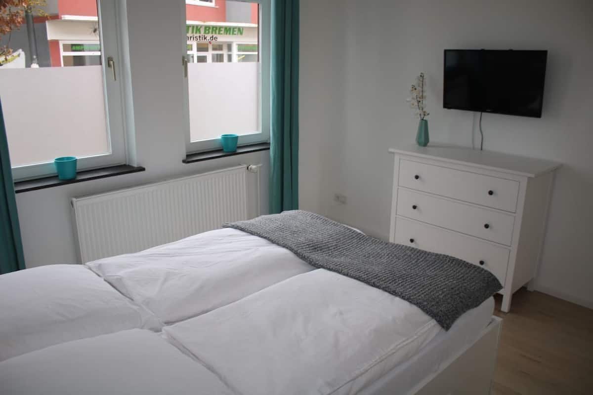 2 habitaciones, ropa de cama de alta calidad y escritorio