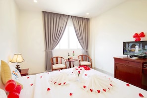 Premium bedding, minibar, in-room safe, desk - Sunrise Boutique Hotel (Phu Quoc)