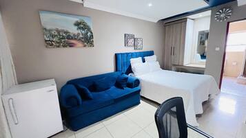 Deluxe Double Room | Desk, laptop workspace, blackout curtains, soundproofing