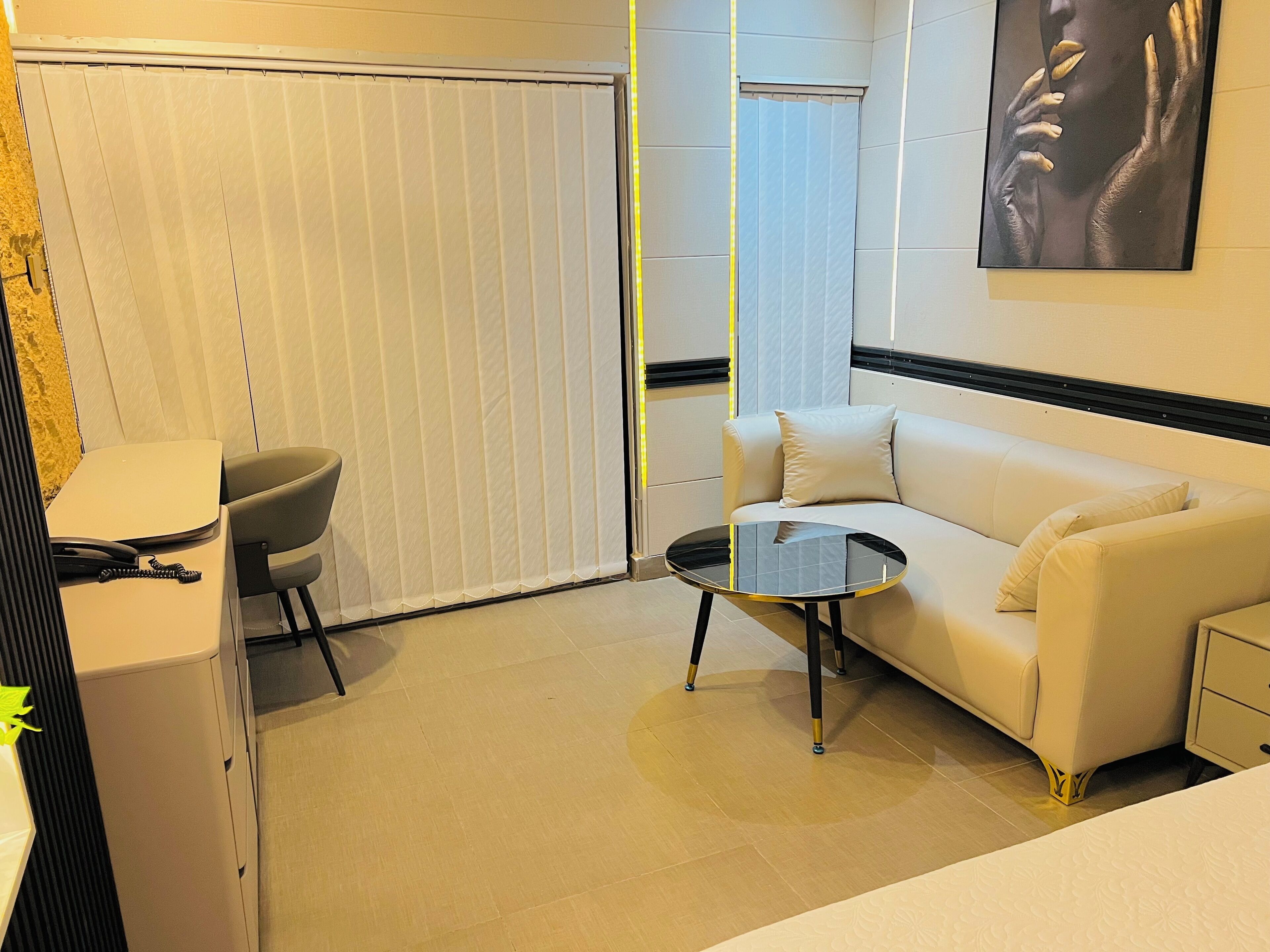 ห้องสแตนดาร์ดดับเบิล | ตกแต่งพิเศษโดยเฉพาะ, โต๊ะทำงาน, พื้นที่ทำงานแบบใช้แล็ปท็อป