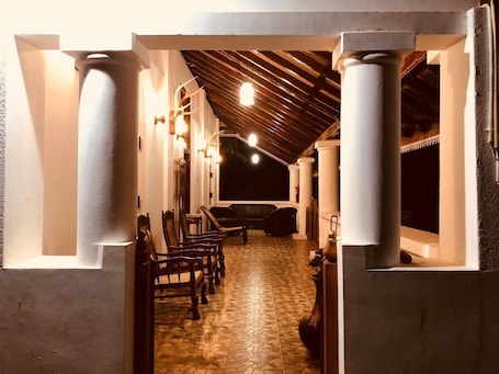 Terraza o patio. Walawwa Guest House