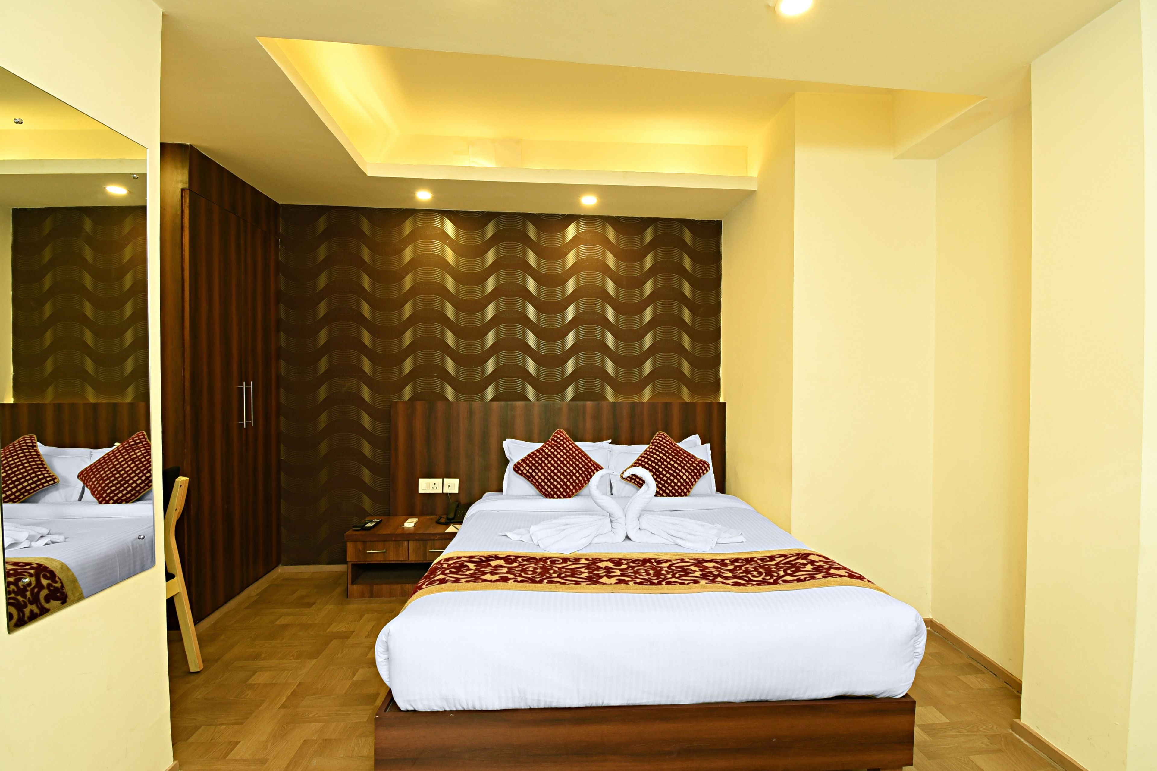 standard double or twin room | premium bedding, in-room safe, desk, blackout curtains