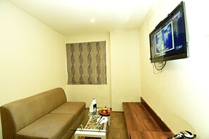 Family Suite | Room service - dining - Hotel Royal Suite (Kathmandu)