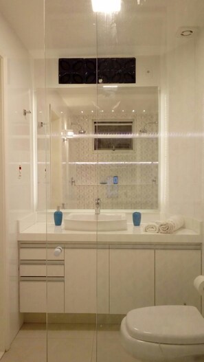 Bathroom - Copa1355 (Rio de Janeiro)