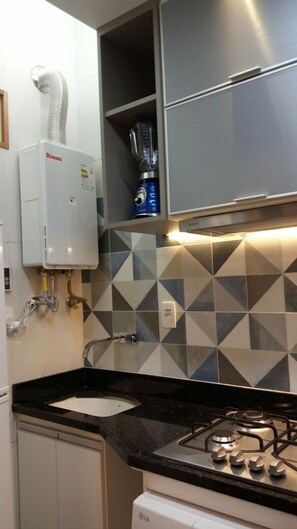 Comfort Studio, 1 Bedroom, Kitchenette, Courtyard View | Private kitchen
