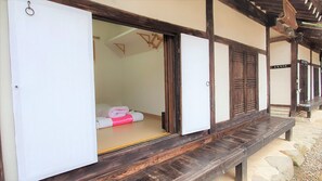 Habitación tradicional (Munganbang) | Wifi gratis y ropa de cama