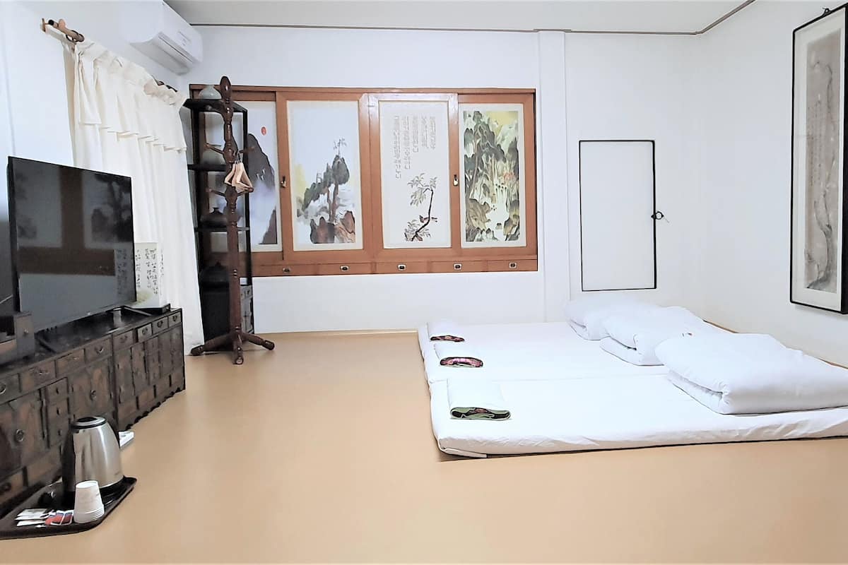 Traditionele eenpersoonskamer (Large sarangbang) | 1 slaapkamer, gratis wifi, beddengoed