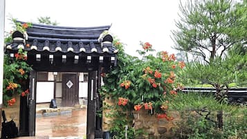 Traditional Room (Ikchungjae) | 1 bedroom, free WiFi, bed sheets