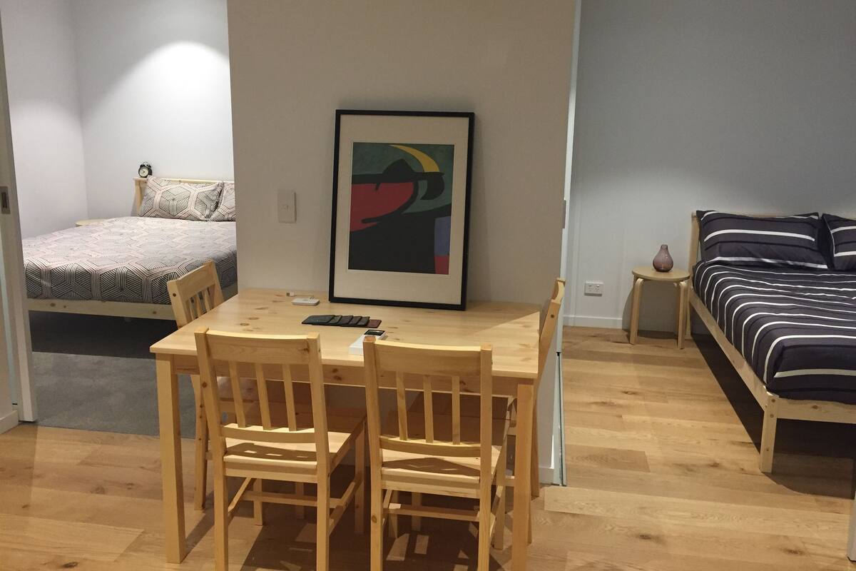 Appartement Confort, 2 chambres, balcon, vue sur le jardin | 1 chambre, literie de qualité, fer et planche à repasser