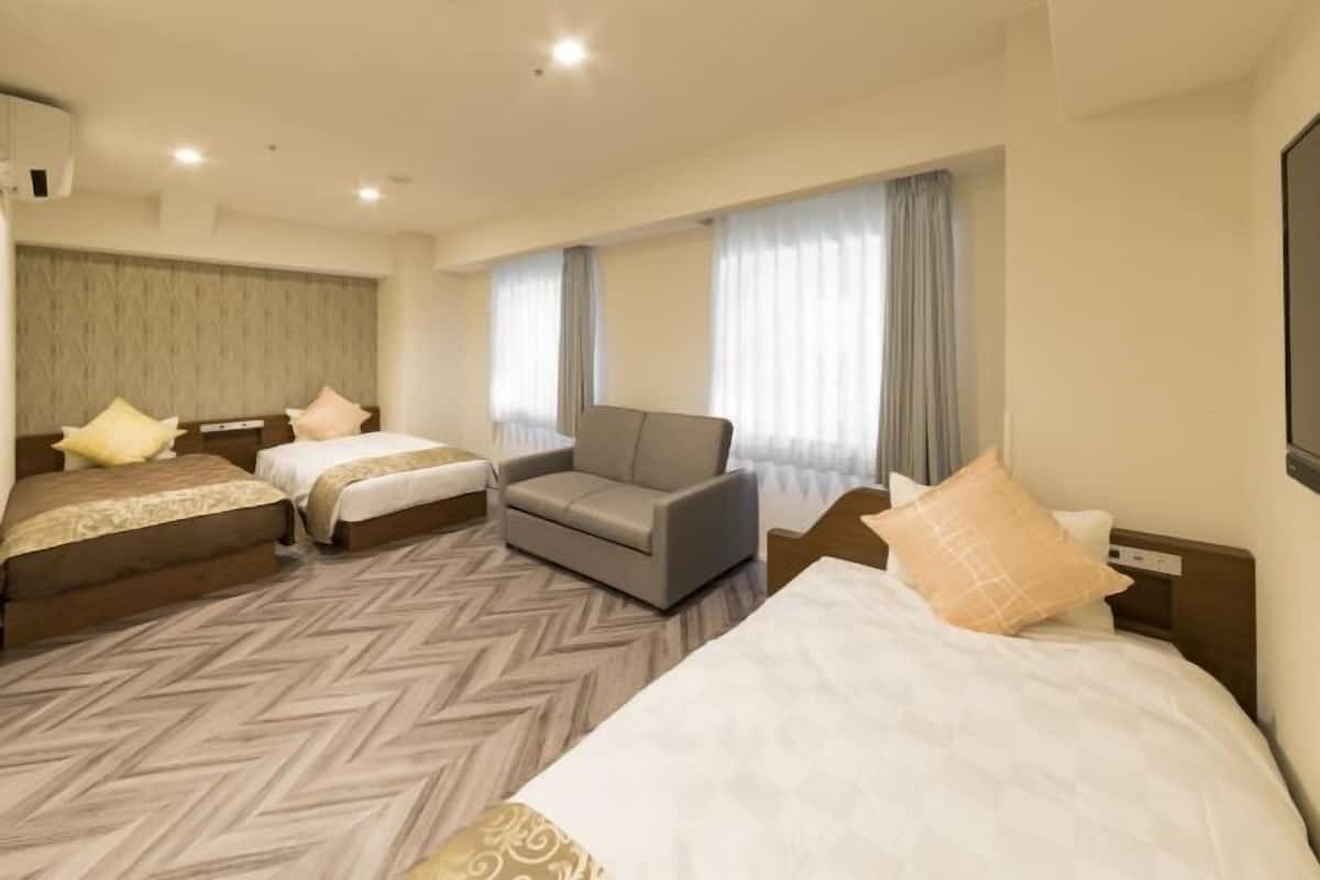 Blackout curtains, free WiFi, bed sheets