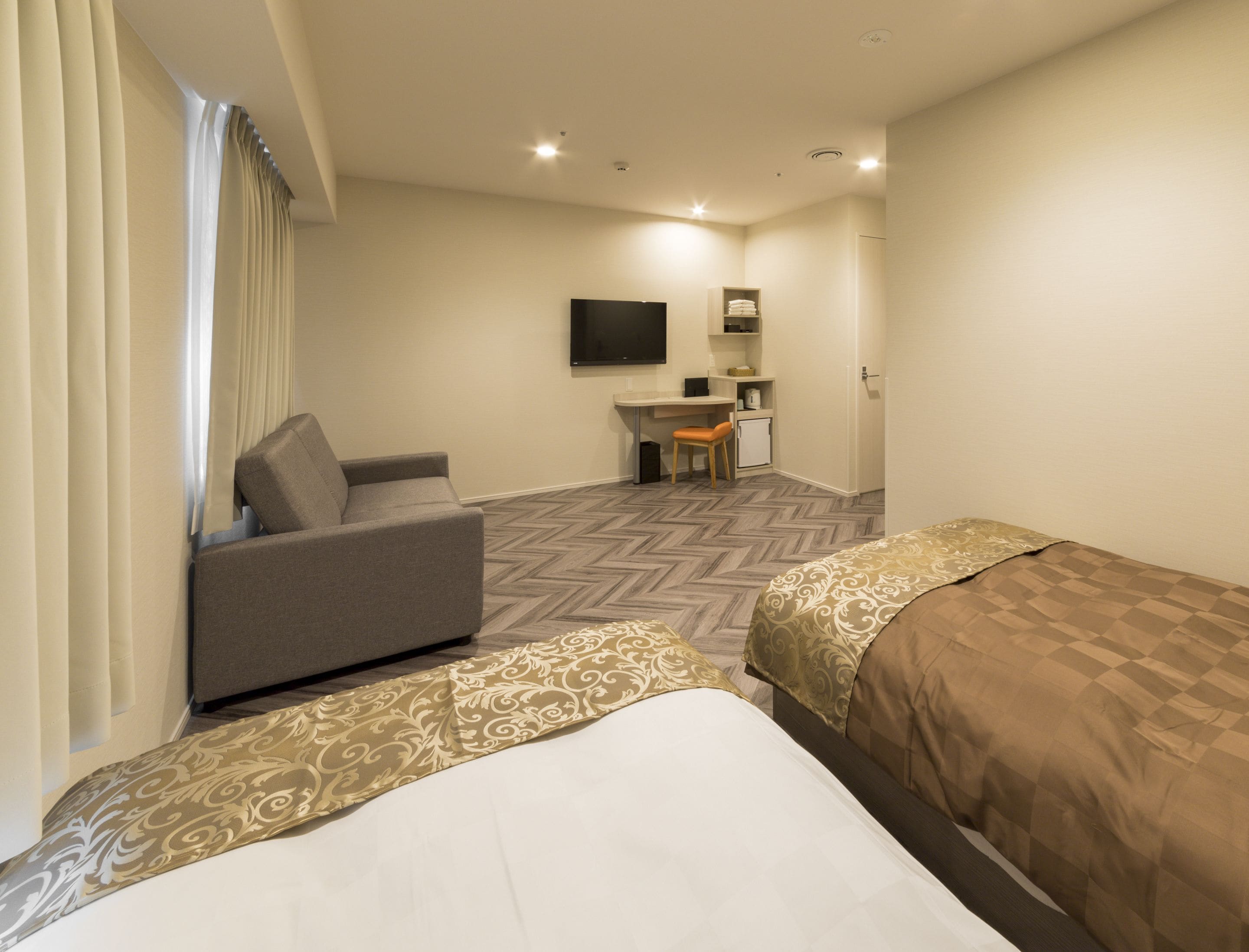 triple room, non smoking | blackout curtains, free wifi, bed sheets