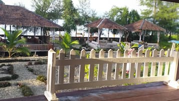 Basic Room, 1 King Bed | Terrace/patio