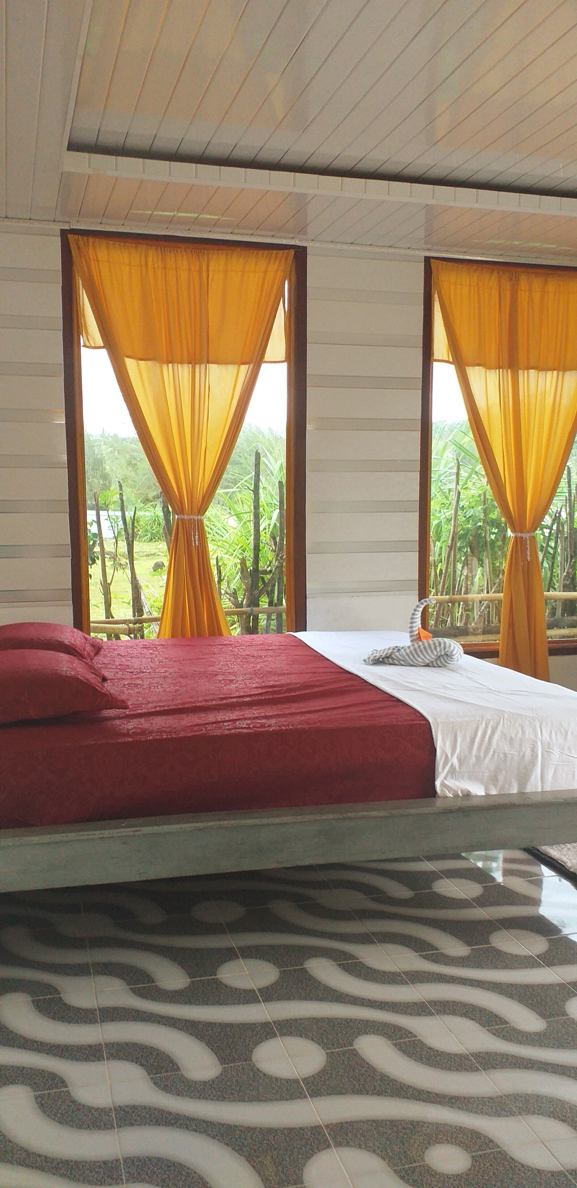 Basic Room, 1 King Bed | In-room safe, free WiFi