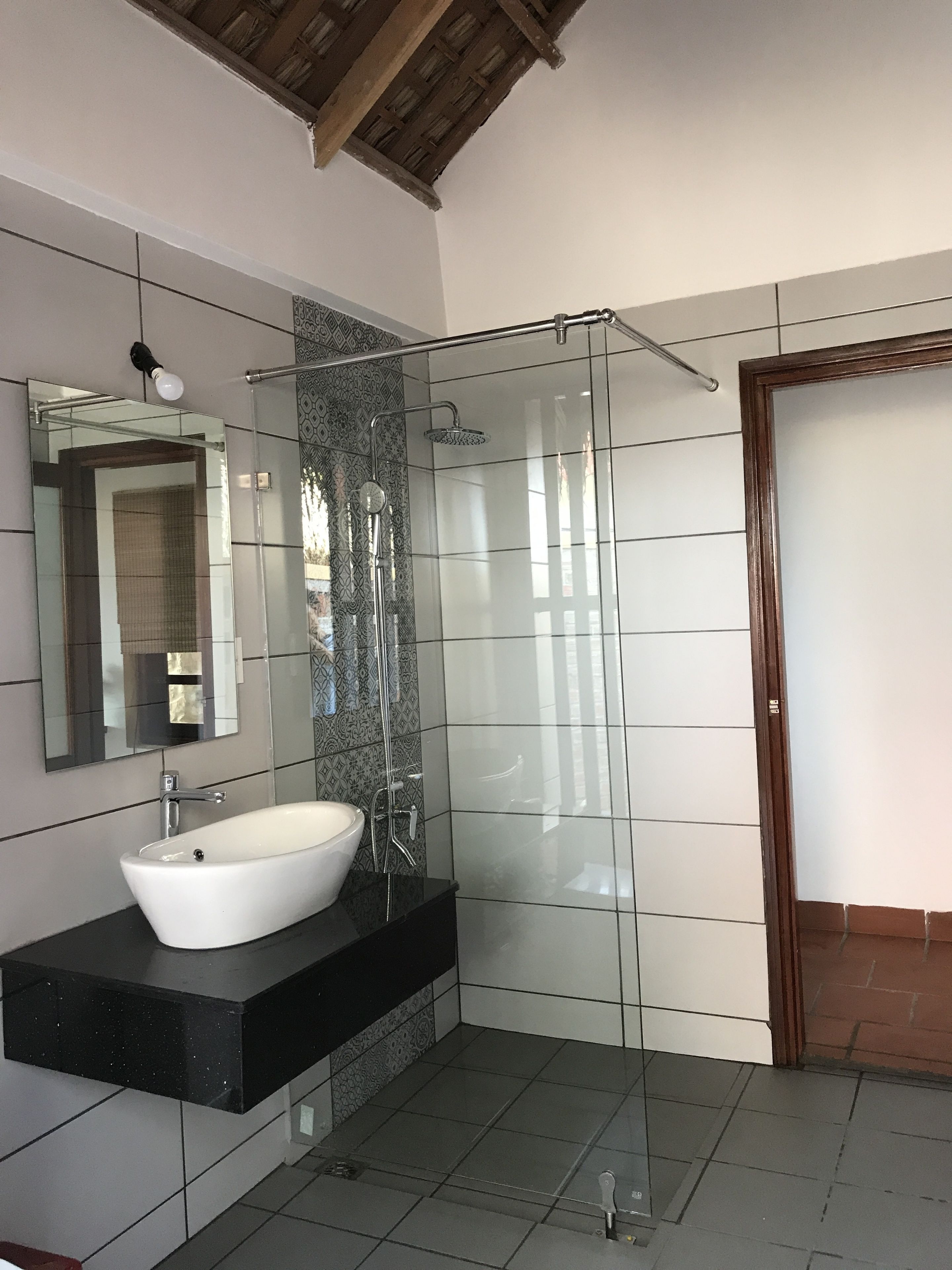 shower, free toiletries, hair dryer, slippers