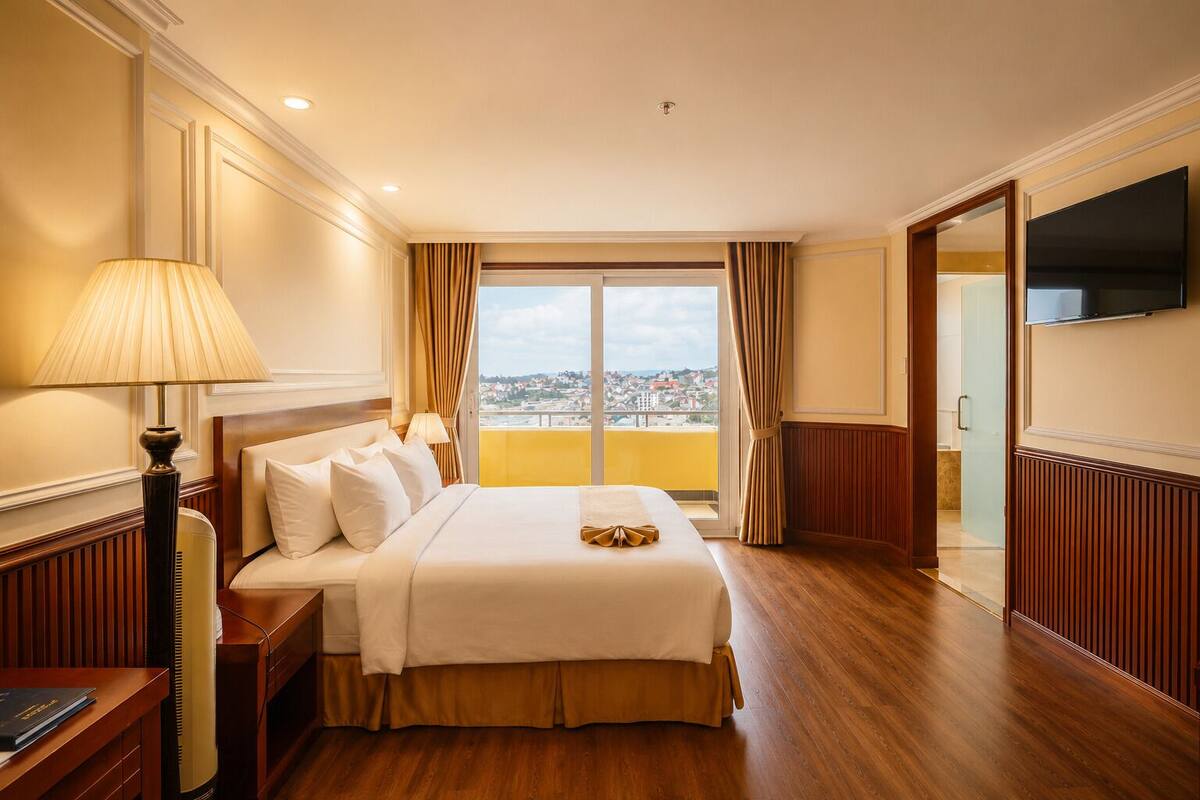 City Junior Suite Double | Premium bedding, memory foam beds, minibar (free items), in-room safe