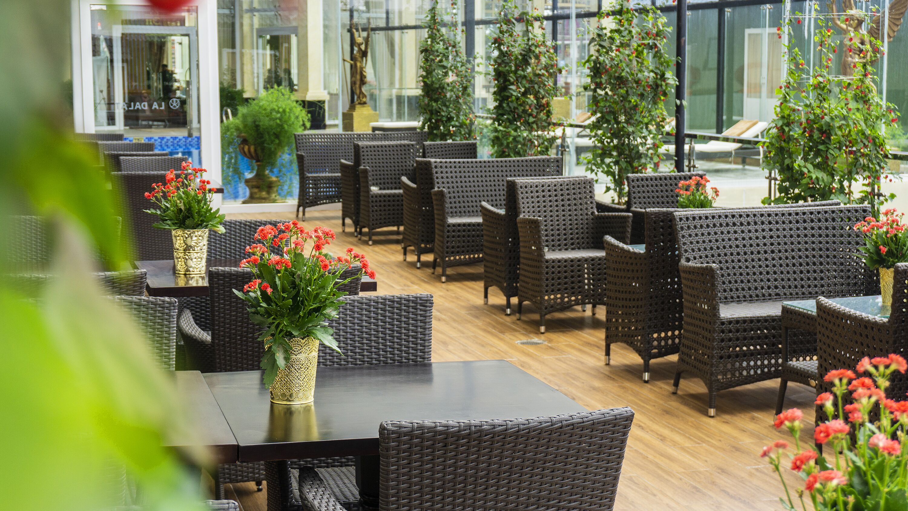 3 restaurants, breakfast served, local and international cuisine