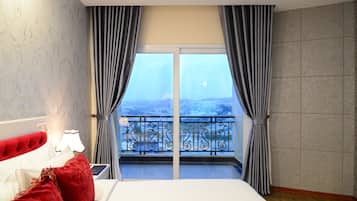 ห้องจูเนียร์ดับเบิล, วิวเมือง (Suite) | 1 ห้องนอน, เครื่องนอนป้องกันสารก่อภูมิแพ้, ตู้นิรภัยในห้องพัก, โต๊ะทำงาน
