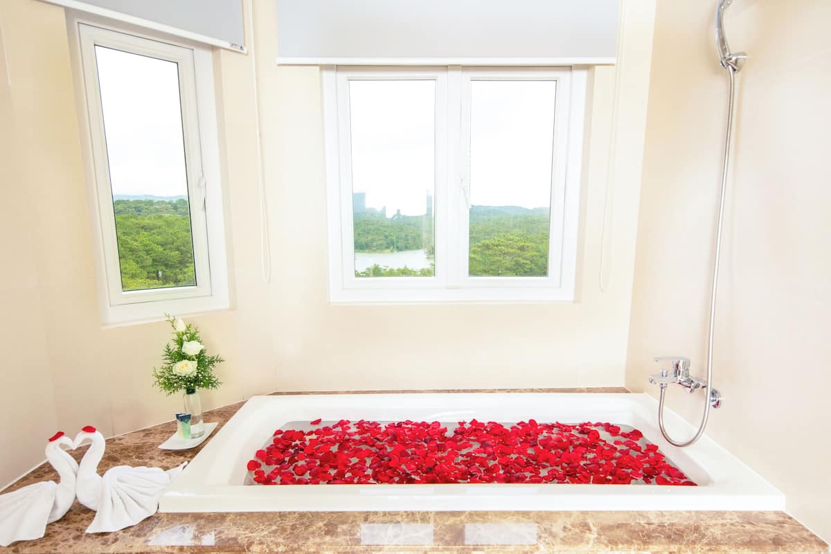 مغطس/حوض استحمام عميق