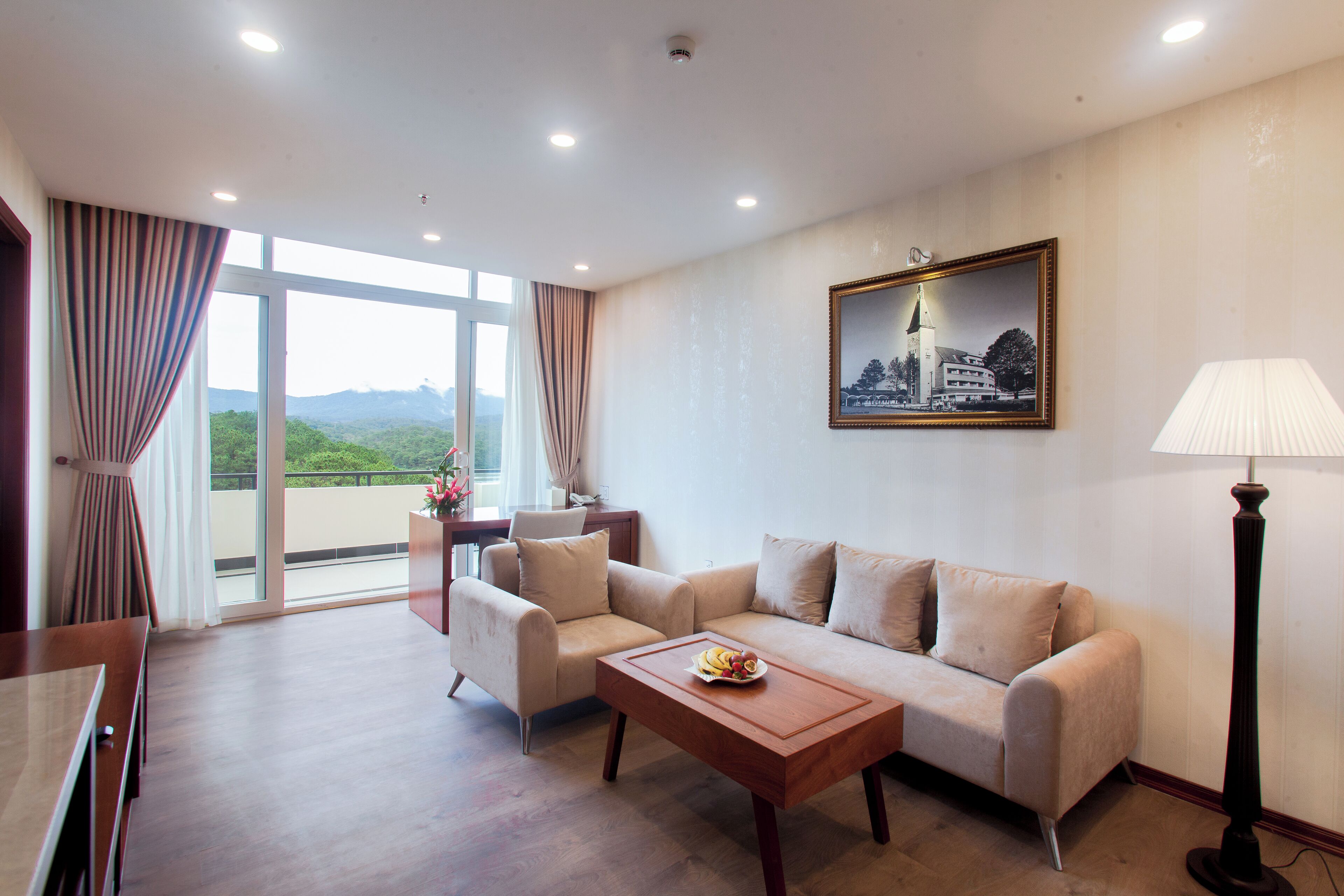 Executive Suite | Living area