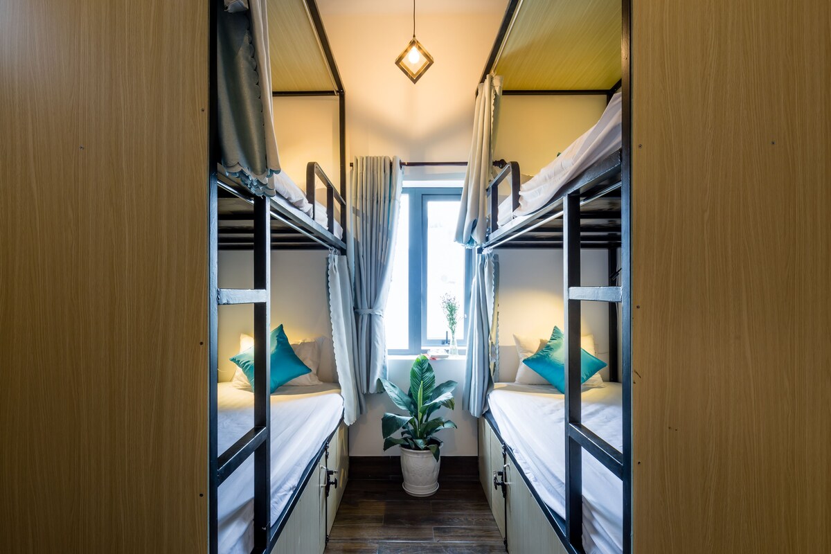 Bed in 4 Beds Shared Dorm, City View | Desk, free WiFi, bed sheets