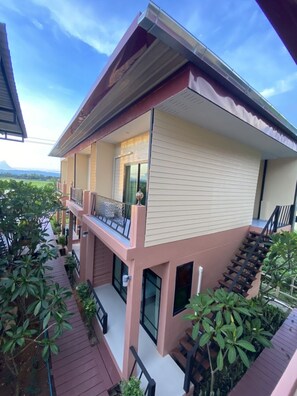 Bar mini, meja, langsir/tirai gelap terus, Wi-fi percuma 