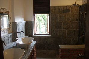 Dusche, Regendusche, kostenlose Toilettenartikel, Haartrockner