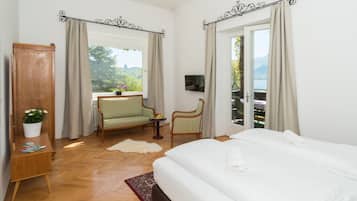 Panoramic Double Room, Balcony, Lake View (DZ Villa) | Individually decorated, individually furnished, iron/ironing board