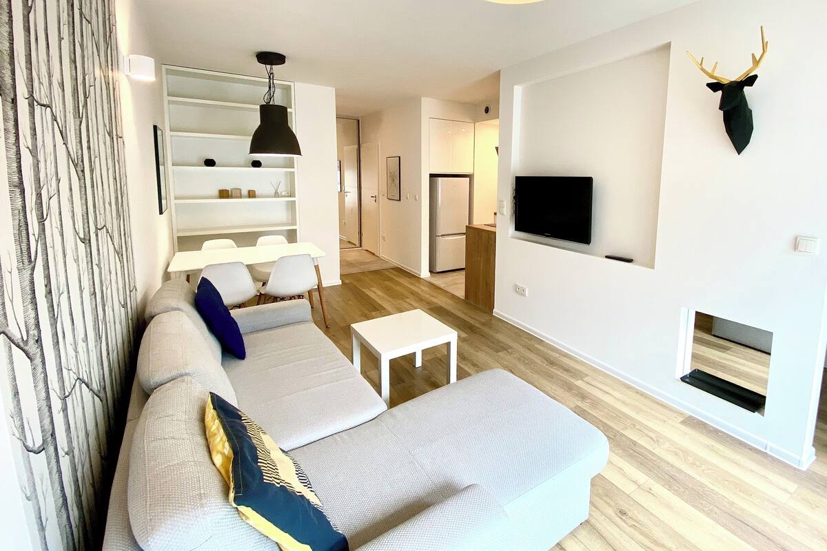 Cortinas blackout, tabla de planchar con plancha y wifi gratis