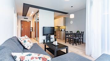 Apartment, 1 Bedroom | 1 bedroom, individually decorated, individually furnished