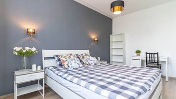 Apartment, 1 Bedroom | 1 bedroom, individually decorated, individually furnished