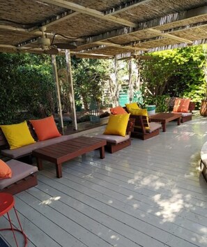 Sesongbasert utendørsbasseng