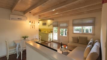 Family Suite, 1 Bedroom | Private kitchenette