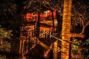 Fachada del alojamiento - Noche