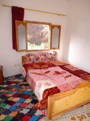Free WiFi, bed sheets, wheelchair access