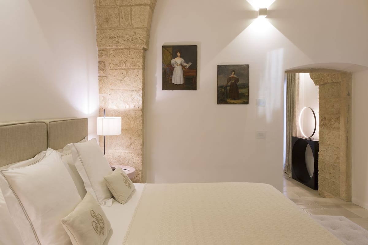 1 bedroom, premium bedding, memory-foam beds, minibar