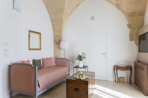 デラックス スイート シティビュー | 高級寝具、低反発ベッド、ミニバー、セーフティボックス (室内)