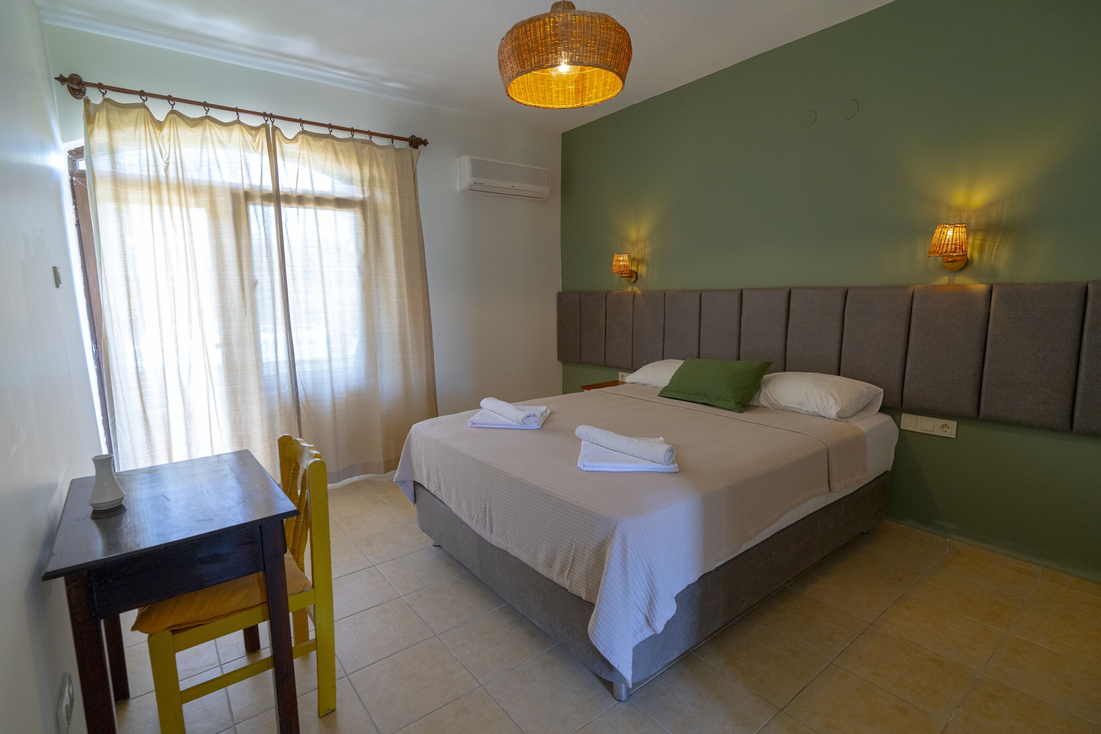 standard double room | 1 bedroom, premium bedding, desk, iron/ironing board