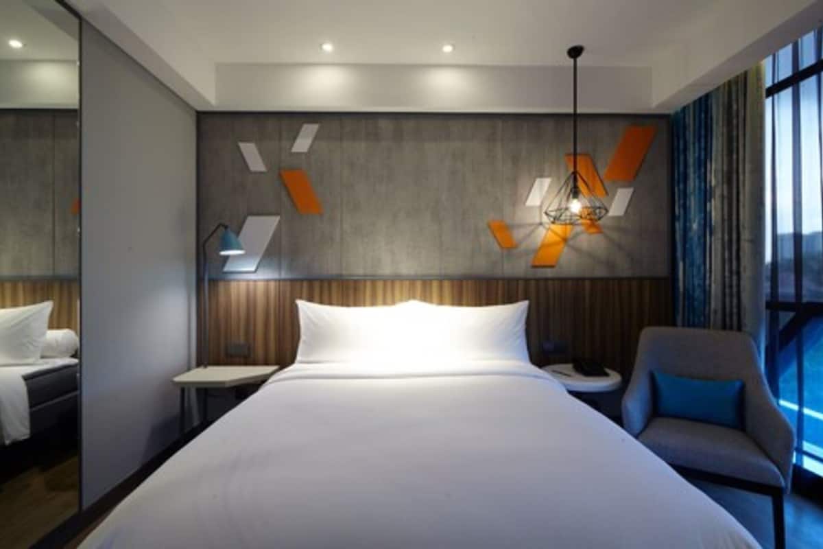 superior room, 1 double bed | premium bedding, in-room safe, individually decorated