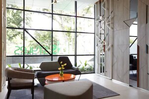 Sala de estar en el lobby