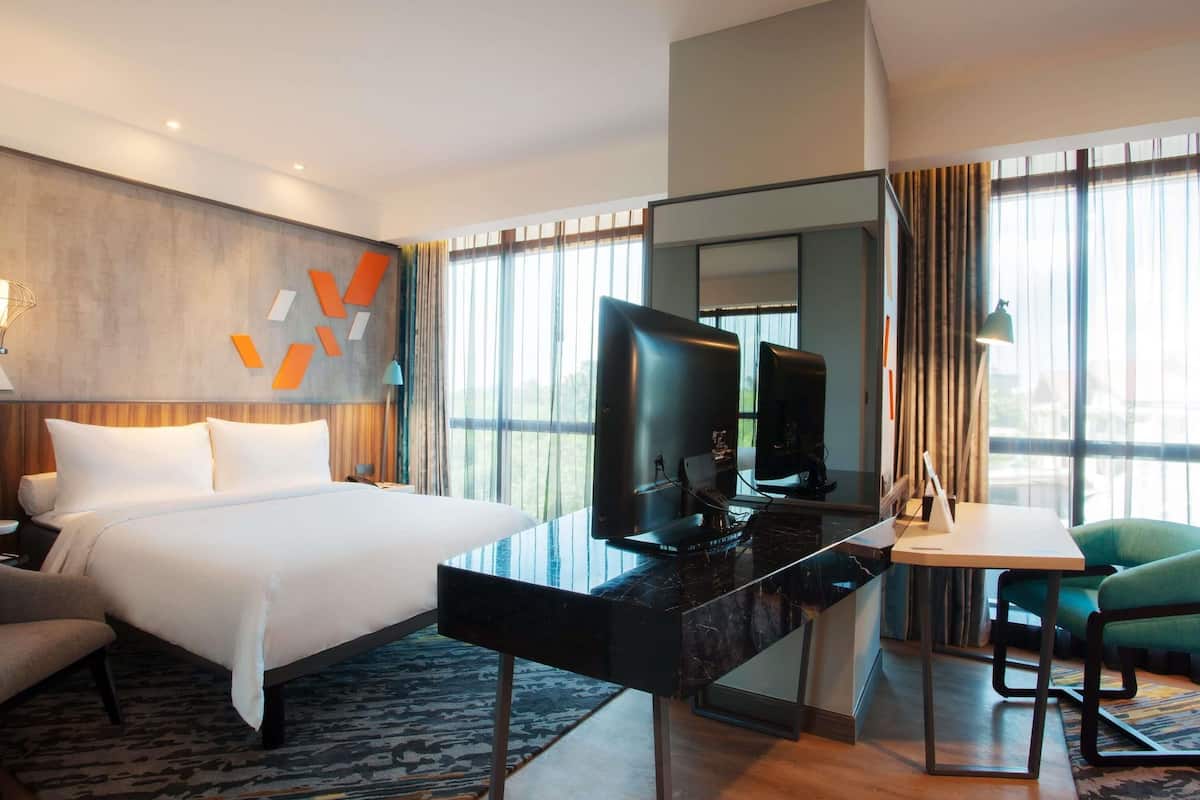 premium bedding, in-room safe, individually decorated