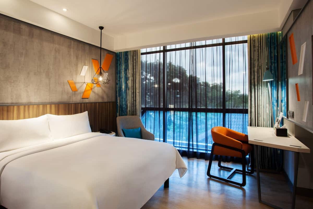 premium bedding, in-room safe, individually decorated