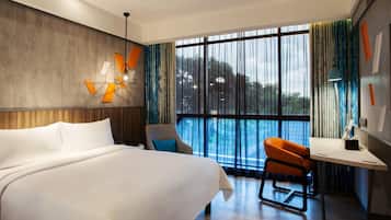 Premium bedding, in-room safe, individually decorated