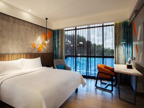 Premium bedding, in-room safe, individually decorated