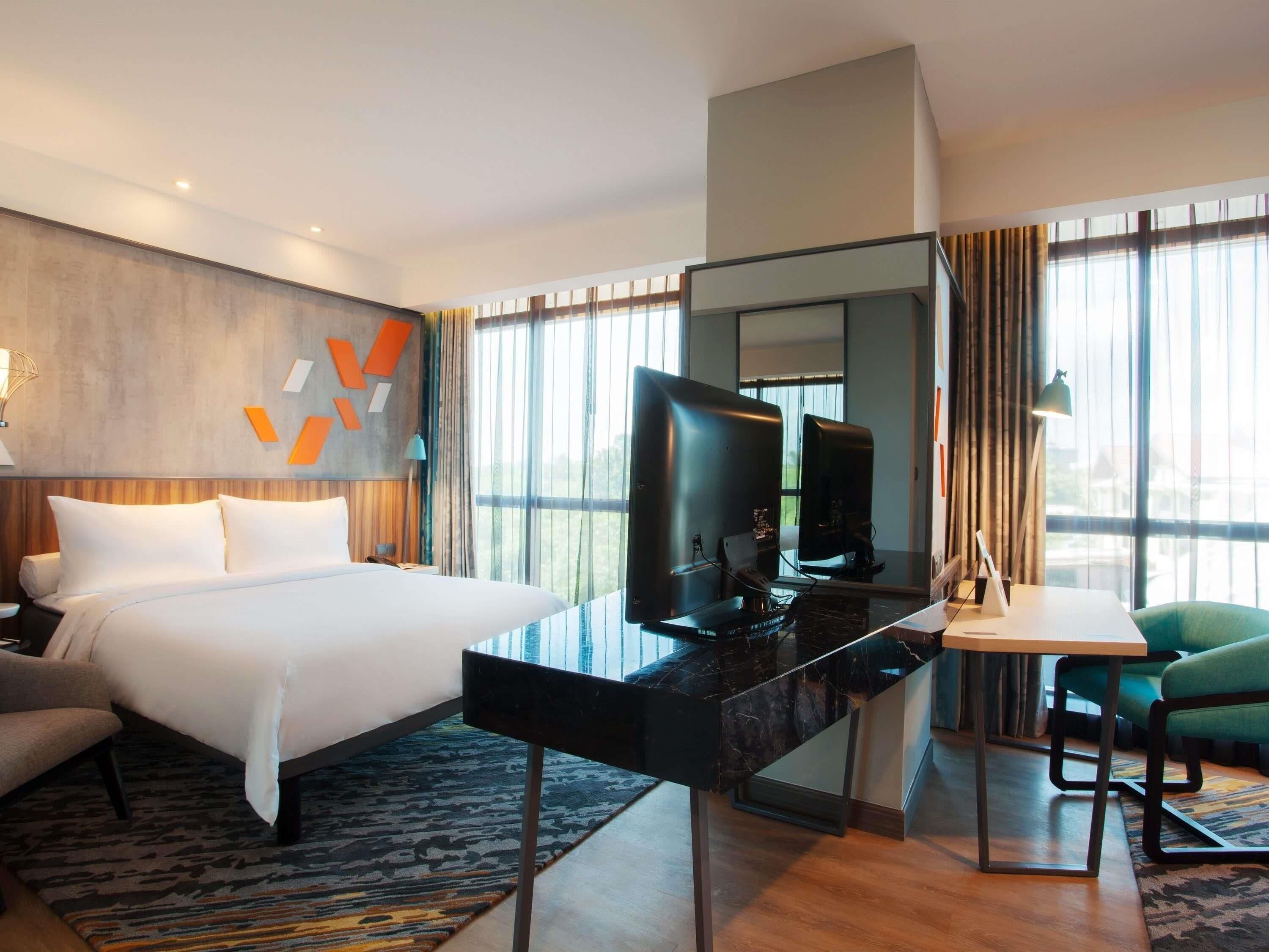 Premium bedding, in-room safe, individually decorated