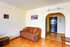 1 bedroom, premium bedding, pillow-top beds, soundproofing - Sophie Apartments (Kyiv)