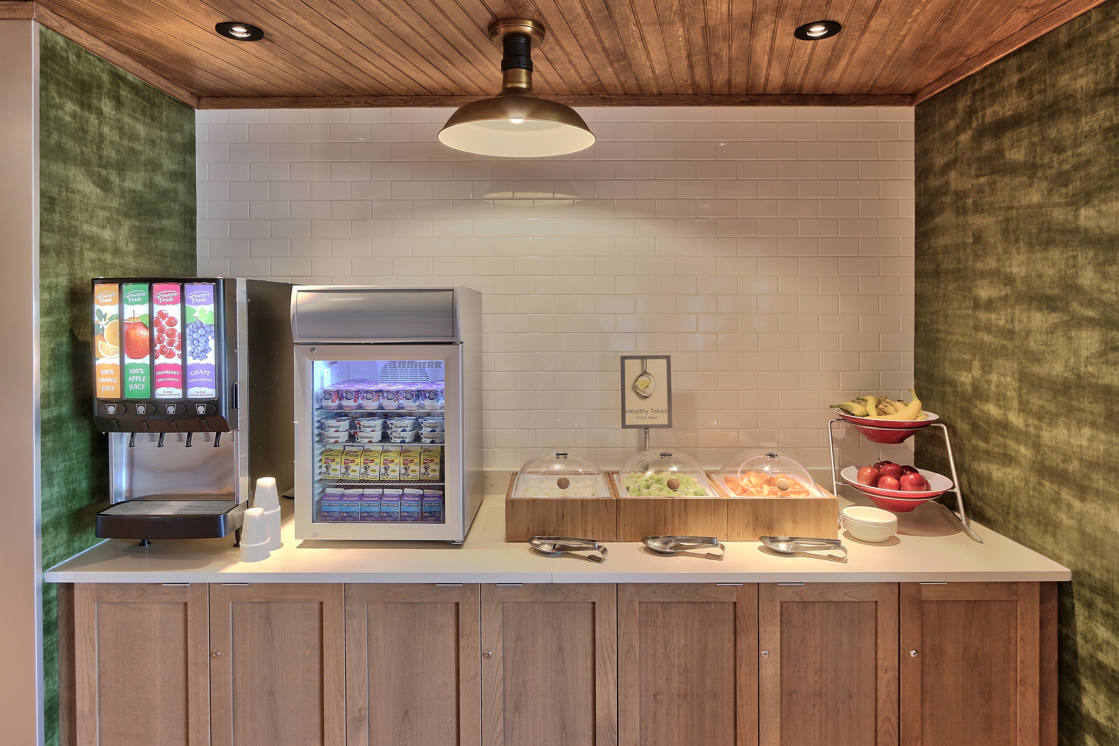 free buffet breakfast