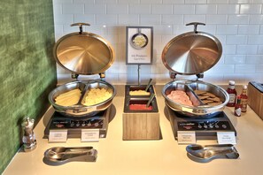 Free buffet breakfast 