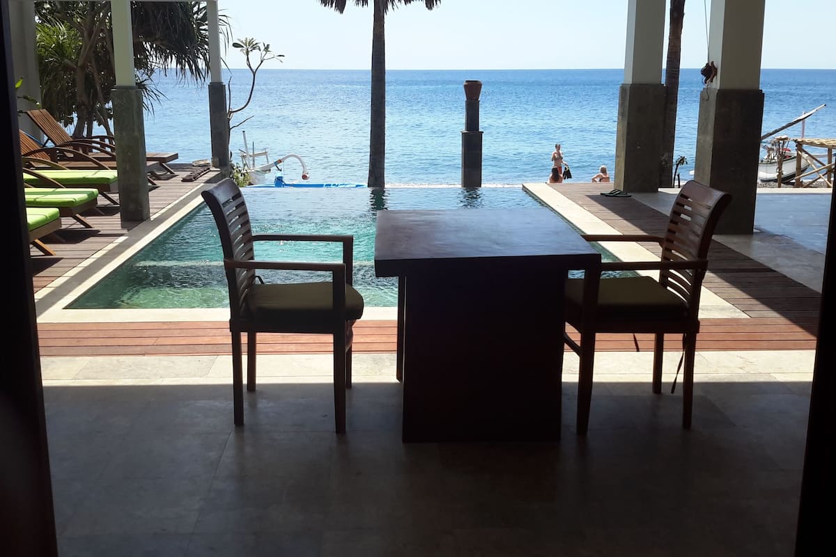 Pool Double Deluxe | Beach/ocean view