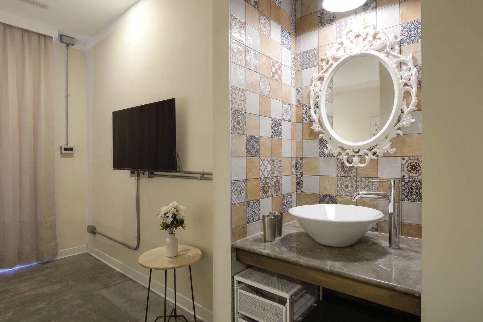 superior double room, bathtub | in-room safe, individually decorated, blackout curtains, free wifi