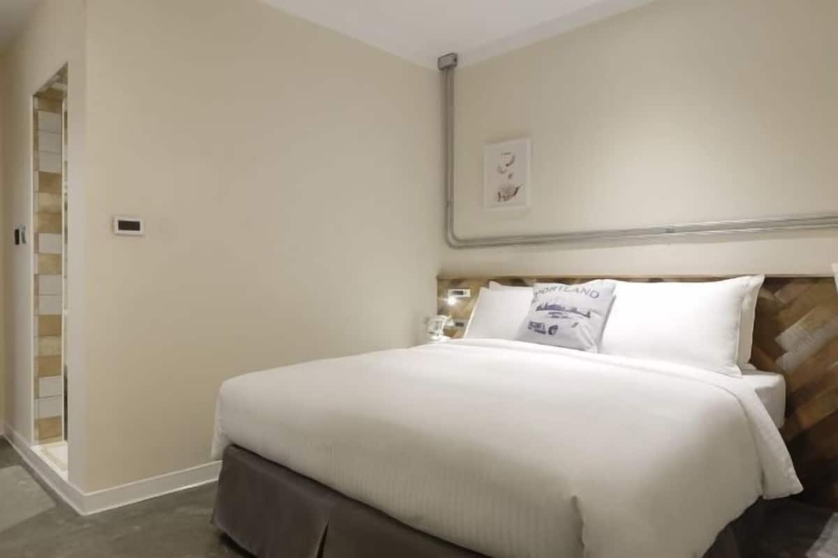 In-room safe, individually decorated, blackout curtains, free WiFi